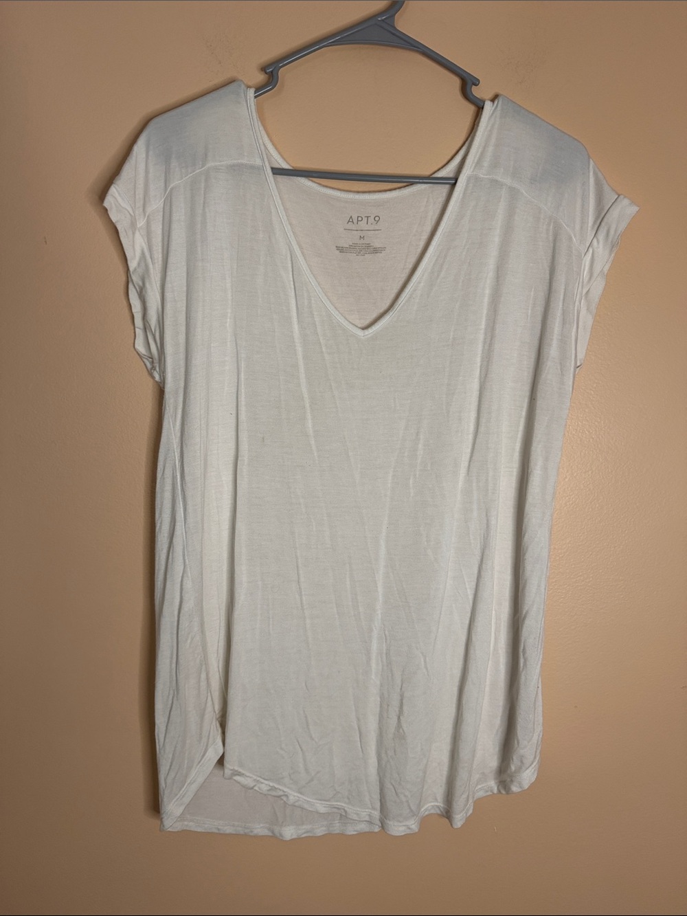 Apt. 9 White V-Neck Short Sleeve Lightweight Tee